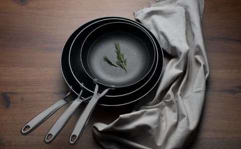 Lodge 12" Cast Iron Skillet